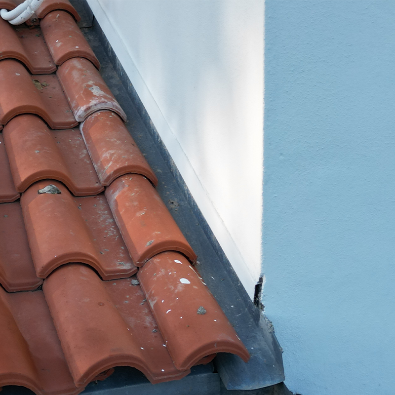 Couloir en zinc : travaux de zinguerie