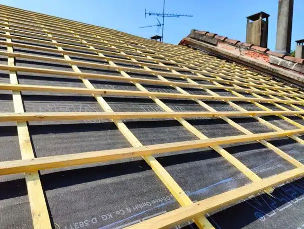 Les étapes d'une rénovation de toiture : Lattage et contre-lattage